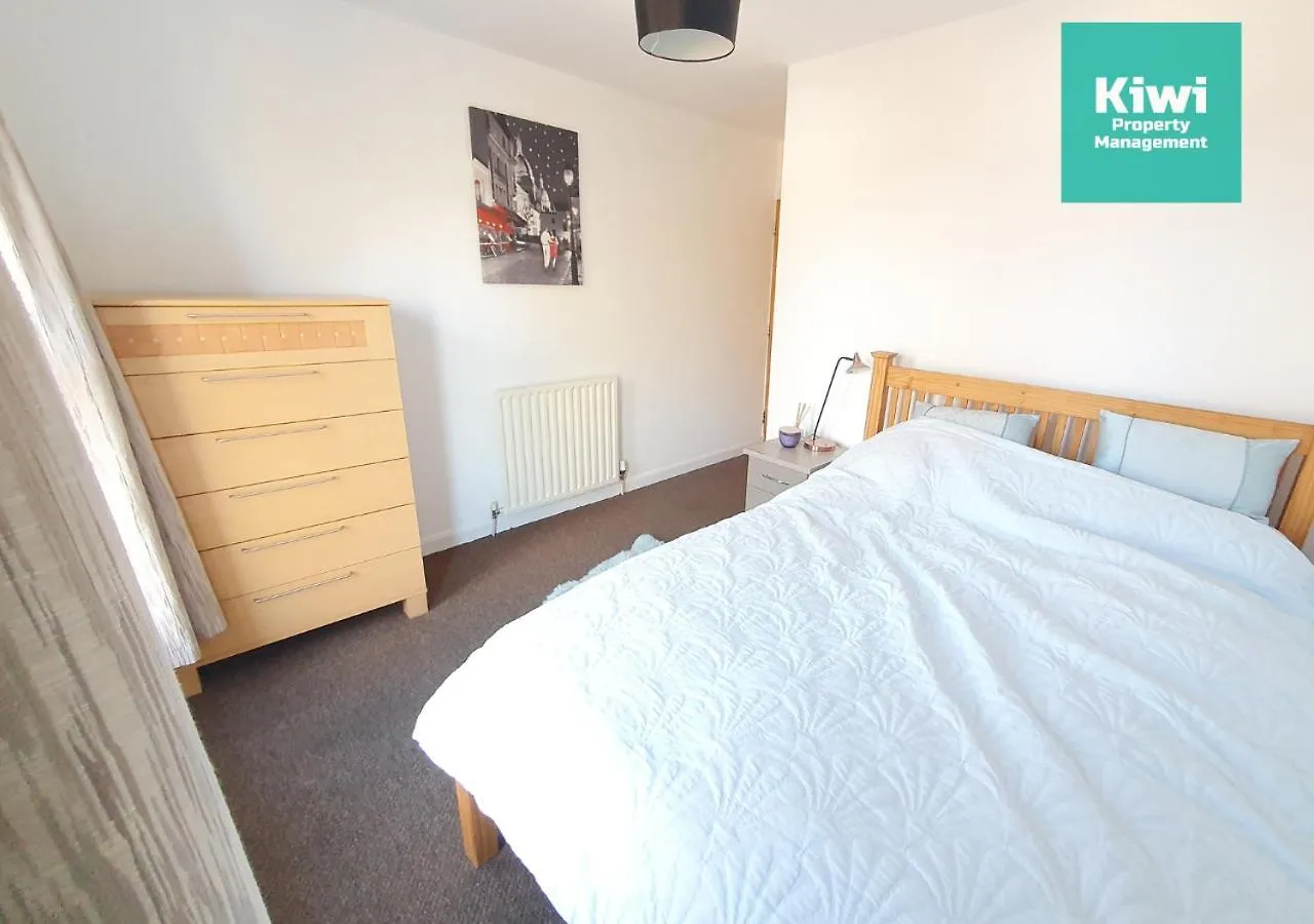 Central 2 Bedroom Apartment Belfast - Spacious & Modern